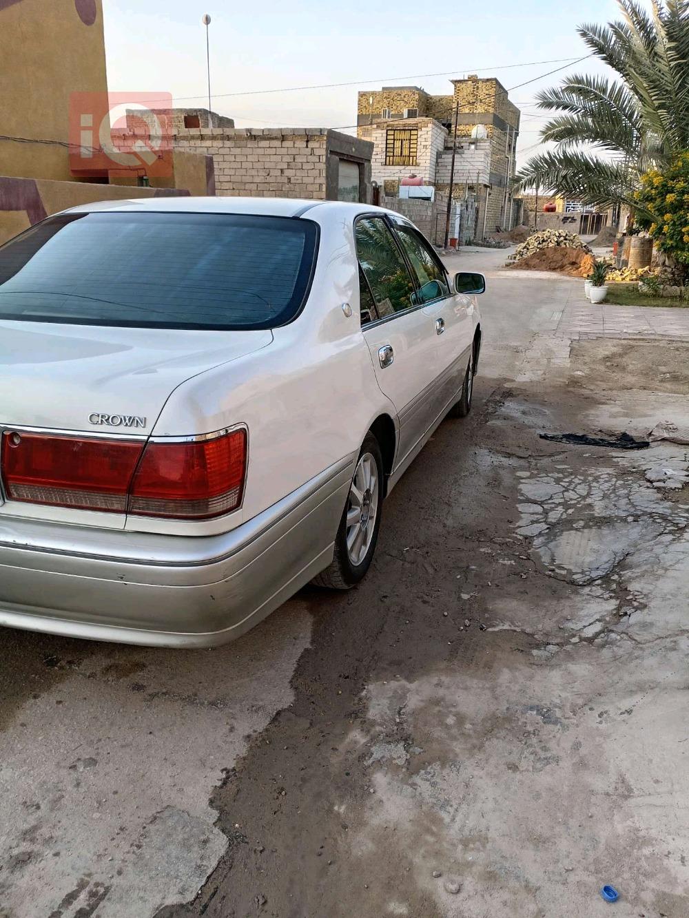 تۆیۆتا کراون